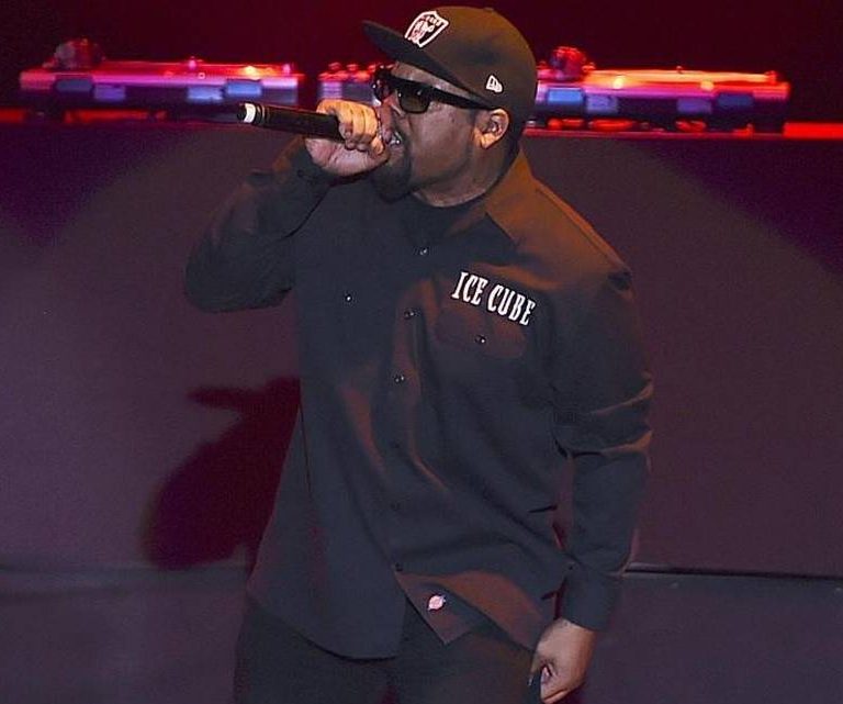 Ice Cube Shuts Fresno Down With Old School Performance